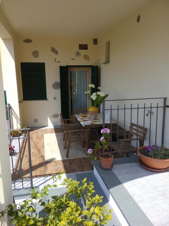 Casa Papaveri Rossi Finale Ligure Δωμάτιο φωτογραφία