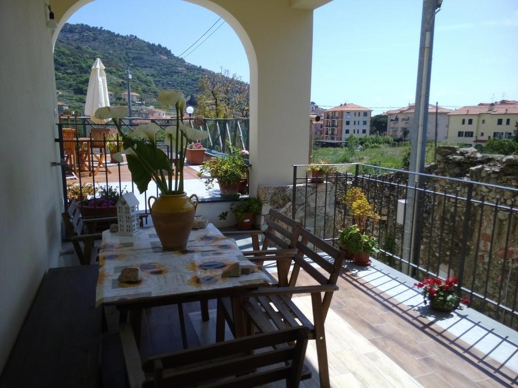 Casa Papaveri Rossi Finale Ligure Δωμάτιο φωτογραφία